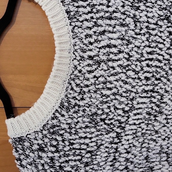 Daniel Laurent sweater - Picture 3 of 9